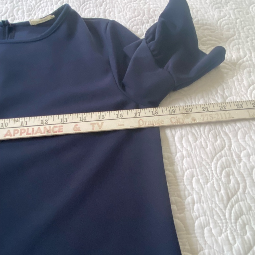 Les Amis Shift Dress Navy Short Ruffle Sleeves Minimalist Size L Fits like a M - Picture 8 of 9